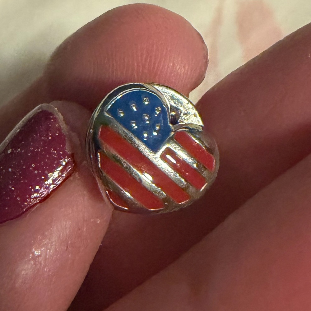 Heart American Flag Pin. MUST BE BUNDLED